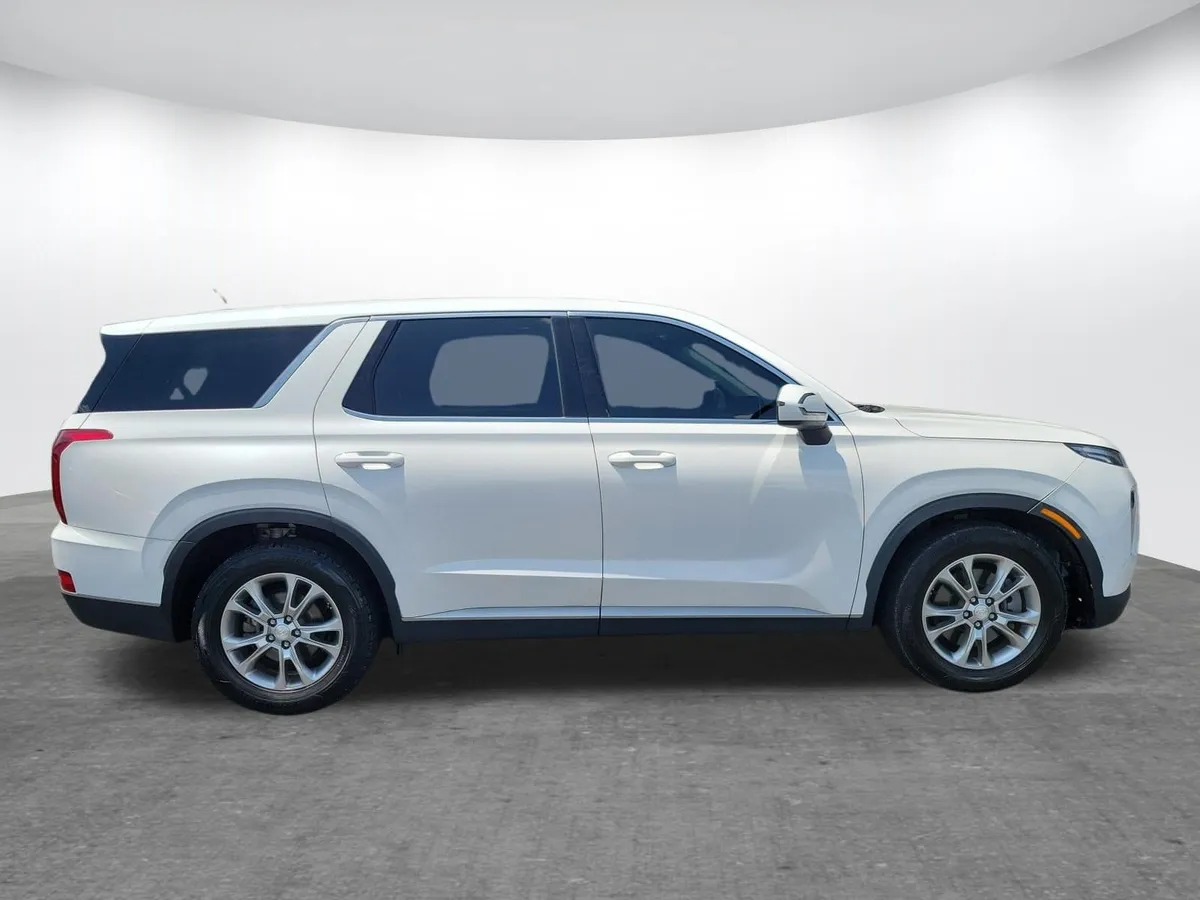 2022 Hyundai Palisade SE thumbnail 2