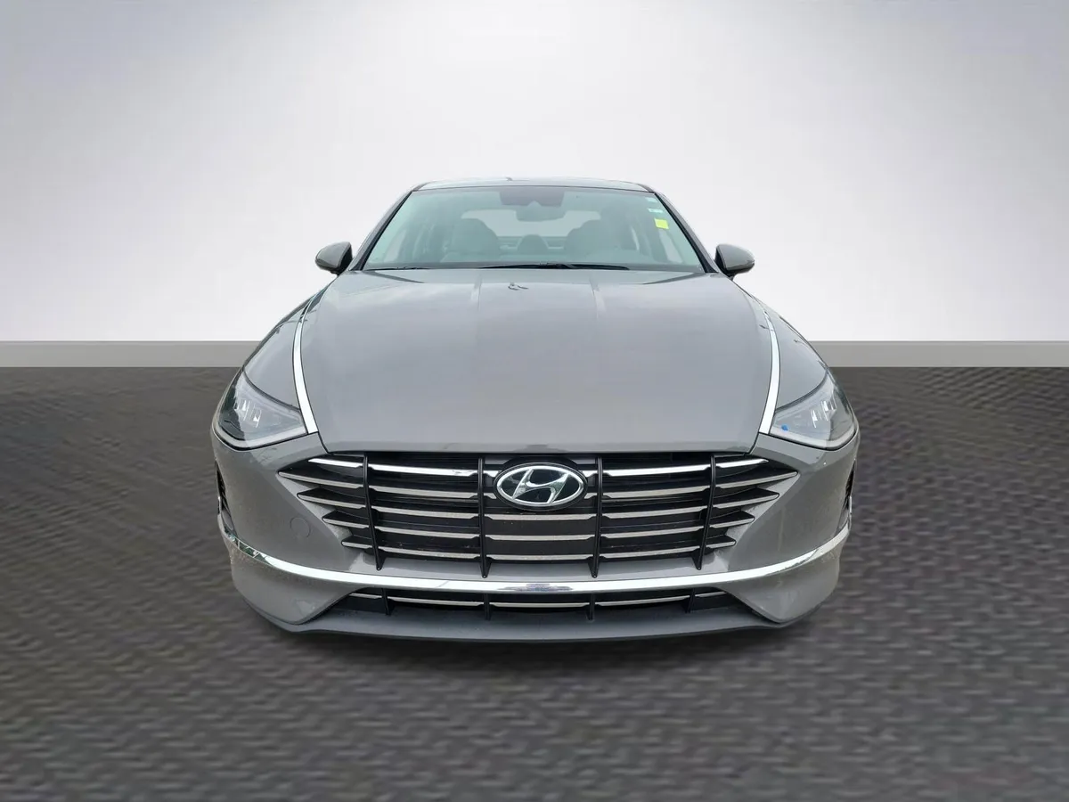 2022 Hyundai Sonata SE thumbnail 2