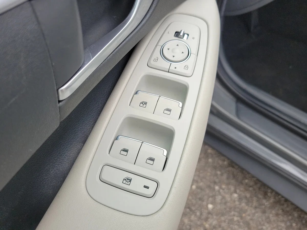 2022 Hyundai Sonata SE thumbnail 21