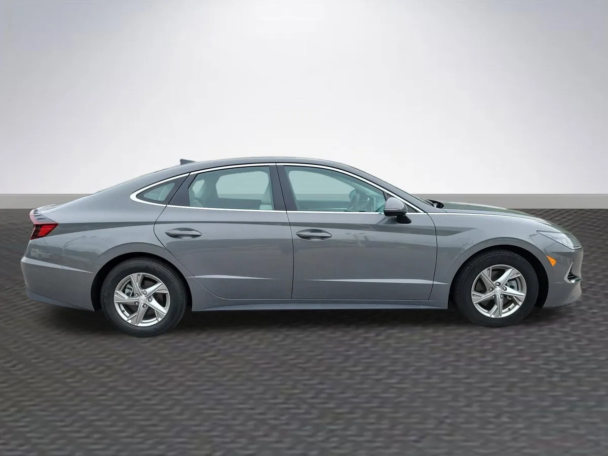 2022 Hyundai Sonata SE thumbnail 4