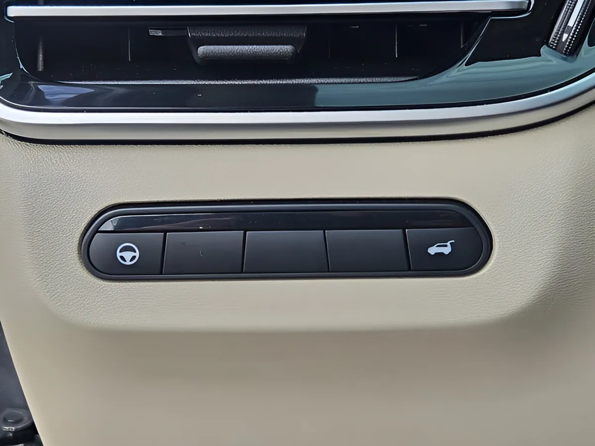 2022 INFINITI QX60 LUXE thumbnail 12