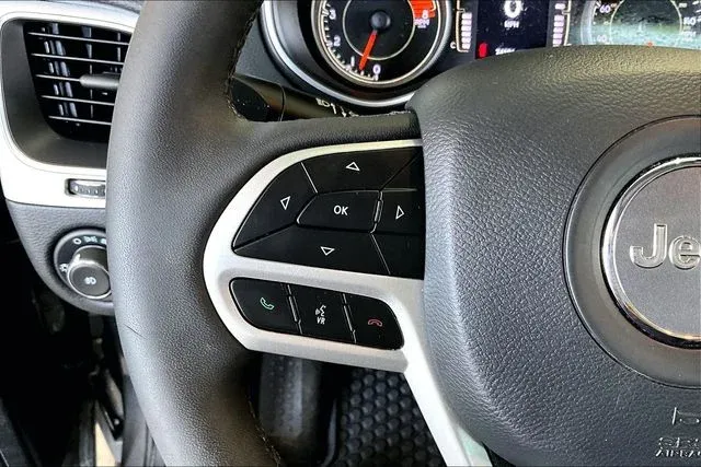 2022 Jeep Cherokee X thumbnail 10