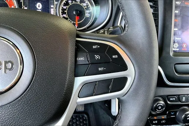 2022 Jeep Cherokee X thumbnail 11