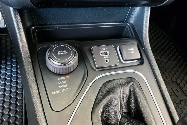 2022 Jeep Cherokee X thumbnail 24