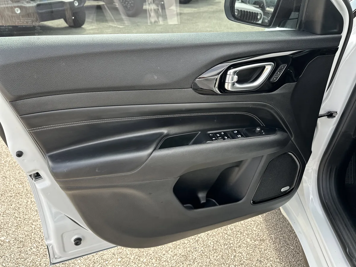 2022 Jeep Compass High Altitude thumbnail 11