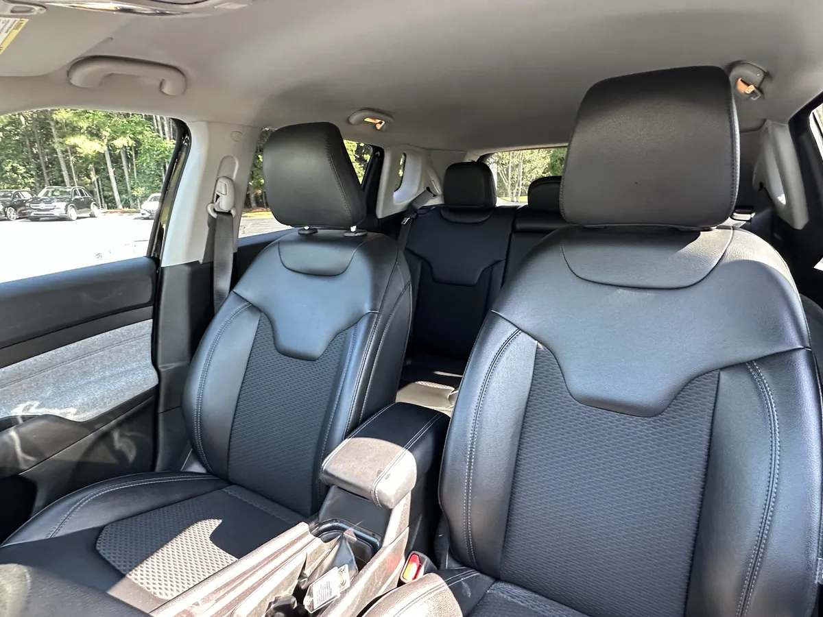 2022 Jeep Compass Latitude FWD thumbnail 7