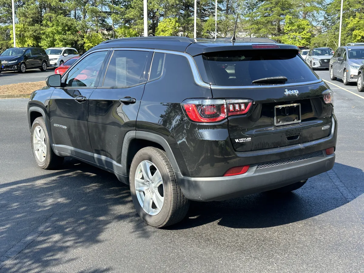 2022 Jeep Compass Latitude FWD thumbnail 9