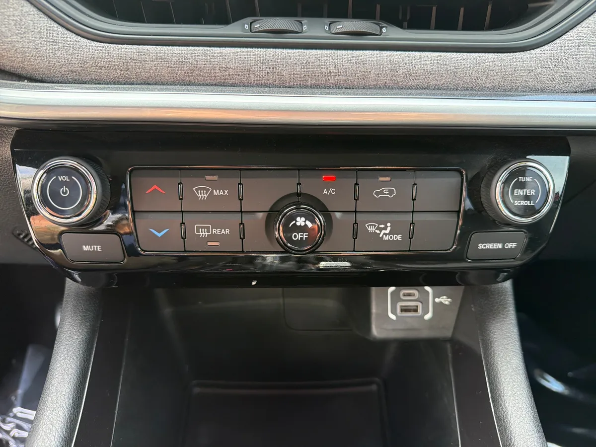 2022 Jeep Compass Latitude thumbnail 12