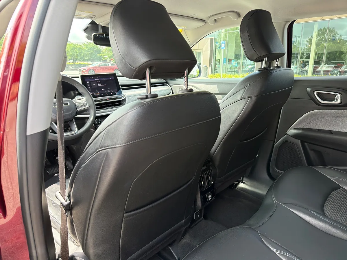 2022 Jeep Compass Latitude thumbnail 19