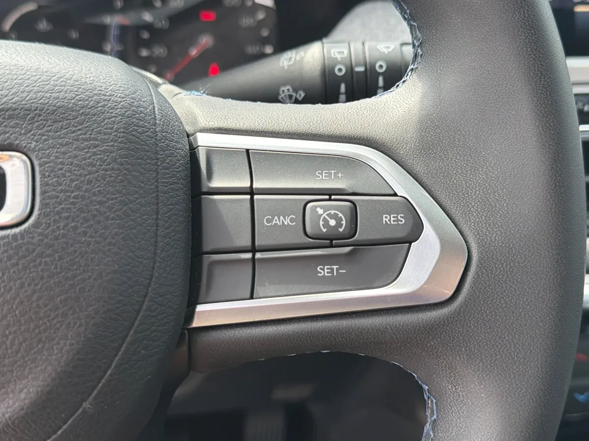 2022 Jeep Compass Latitude thumbnail 22