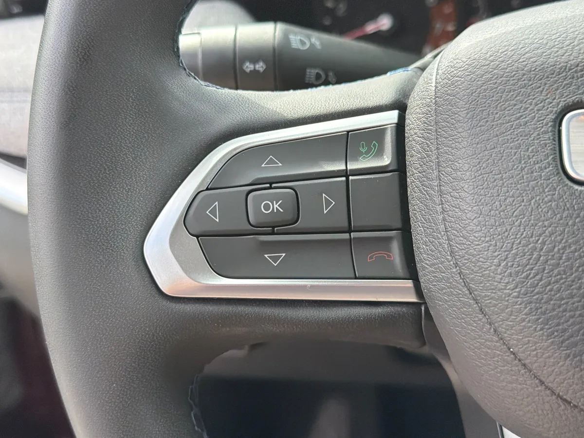 2022 Jeep Compass Latitude thumbnail 23