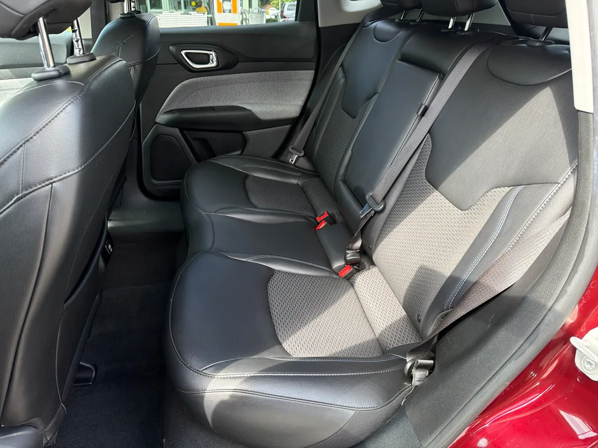 2022 Jeep Compass Latitude thumbnail 25
