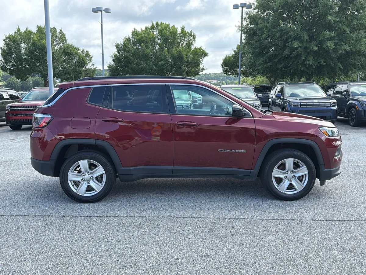 2022 Jeep Compass Latitude thumbnail 30