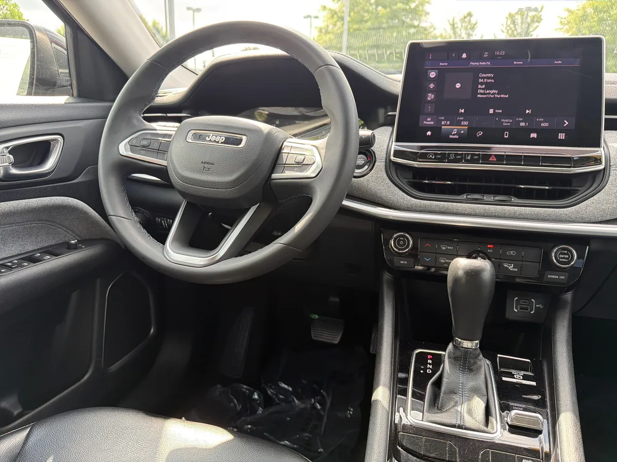 2022 Jeep Compass Latitude thumbnail 4