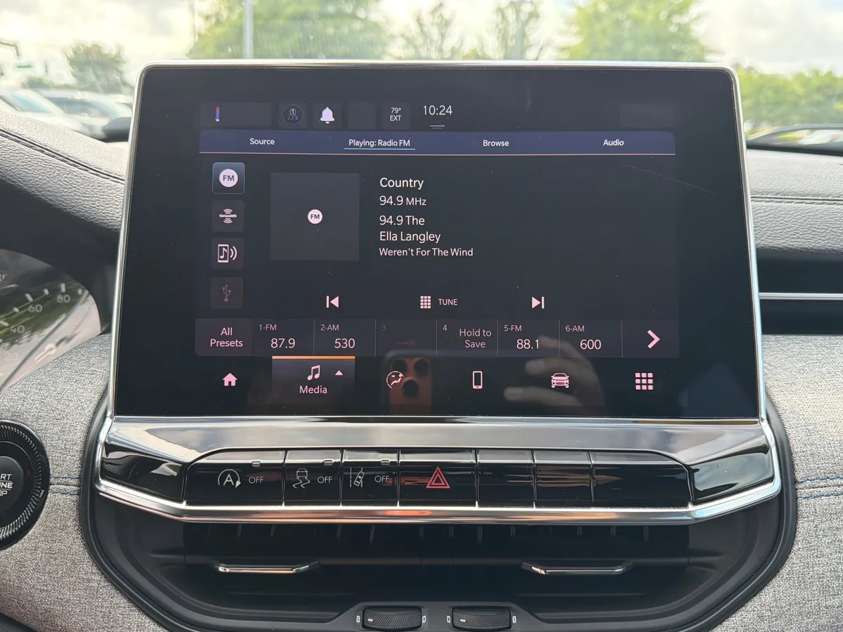 2022 Jeep Compass Latitude thumbnail 9