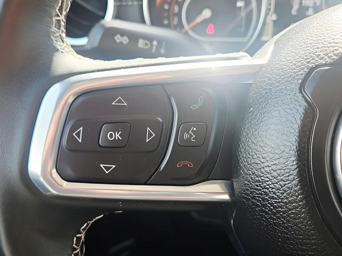 2022 Jeep Gladiator Overland thumbnail 25