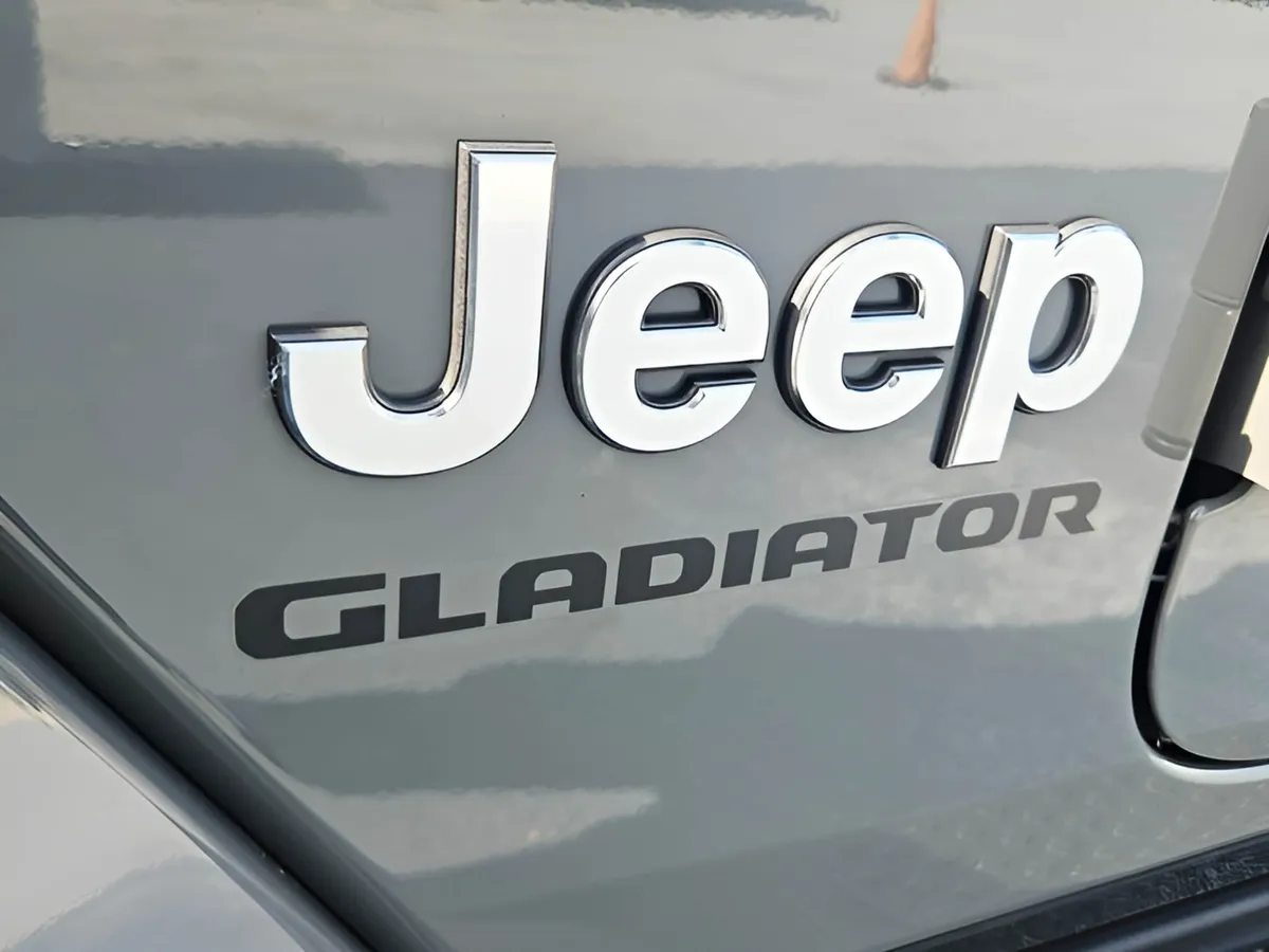 2022 Jeep Gladiator Overland thumbnail 31