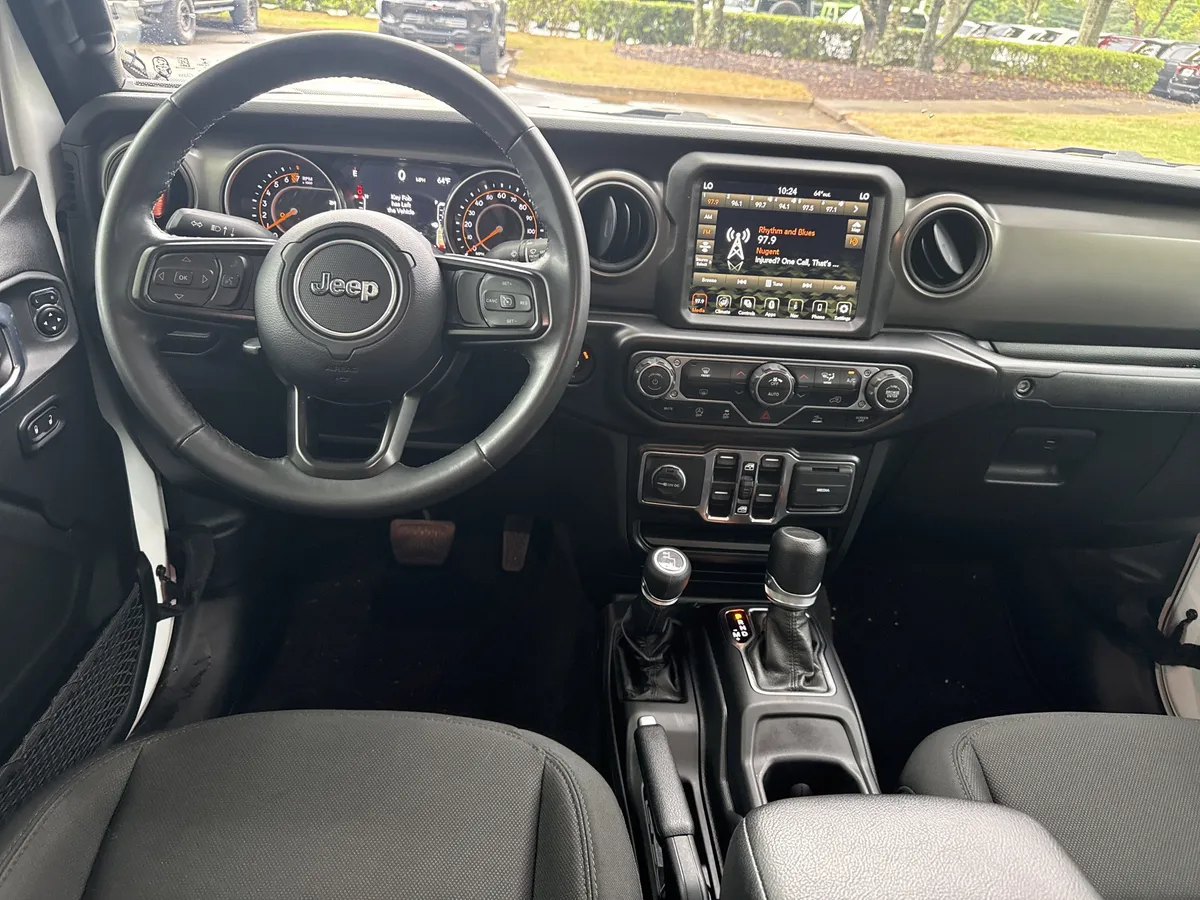 2022 Jeep Gladiator Willys thumbnail 24