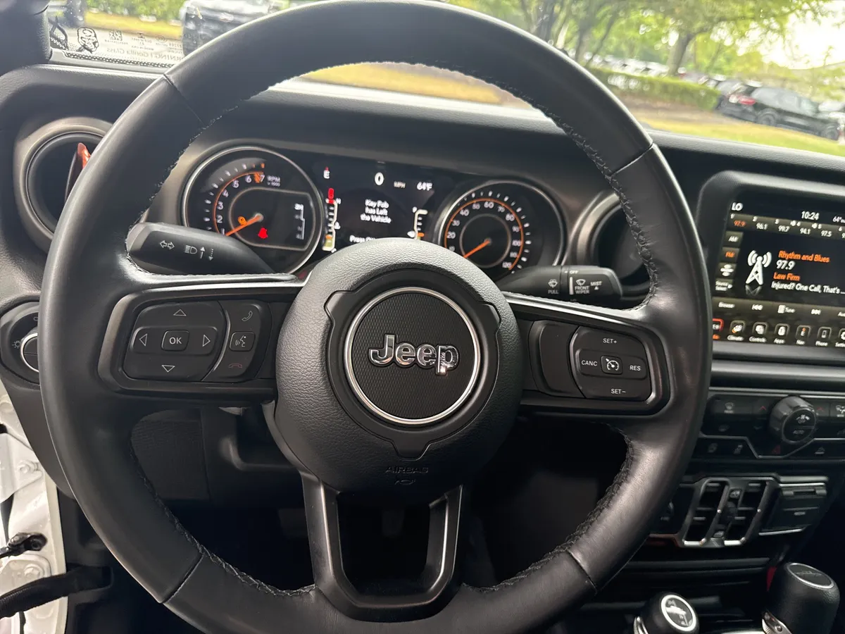 2022 Jeep Gladiator Willys thumbnail 25