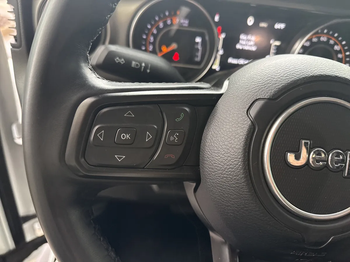 2022 Jeep Gladiator Willys thumbnail 26