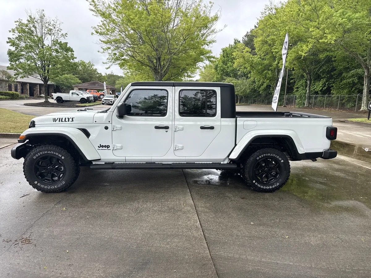 2022 Jeep Gladiator Willys thumbnail 4