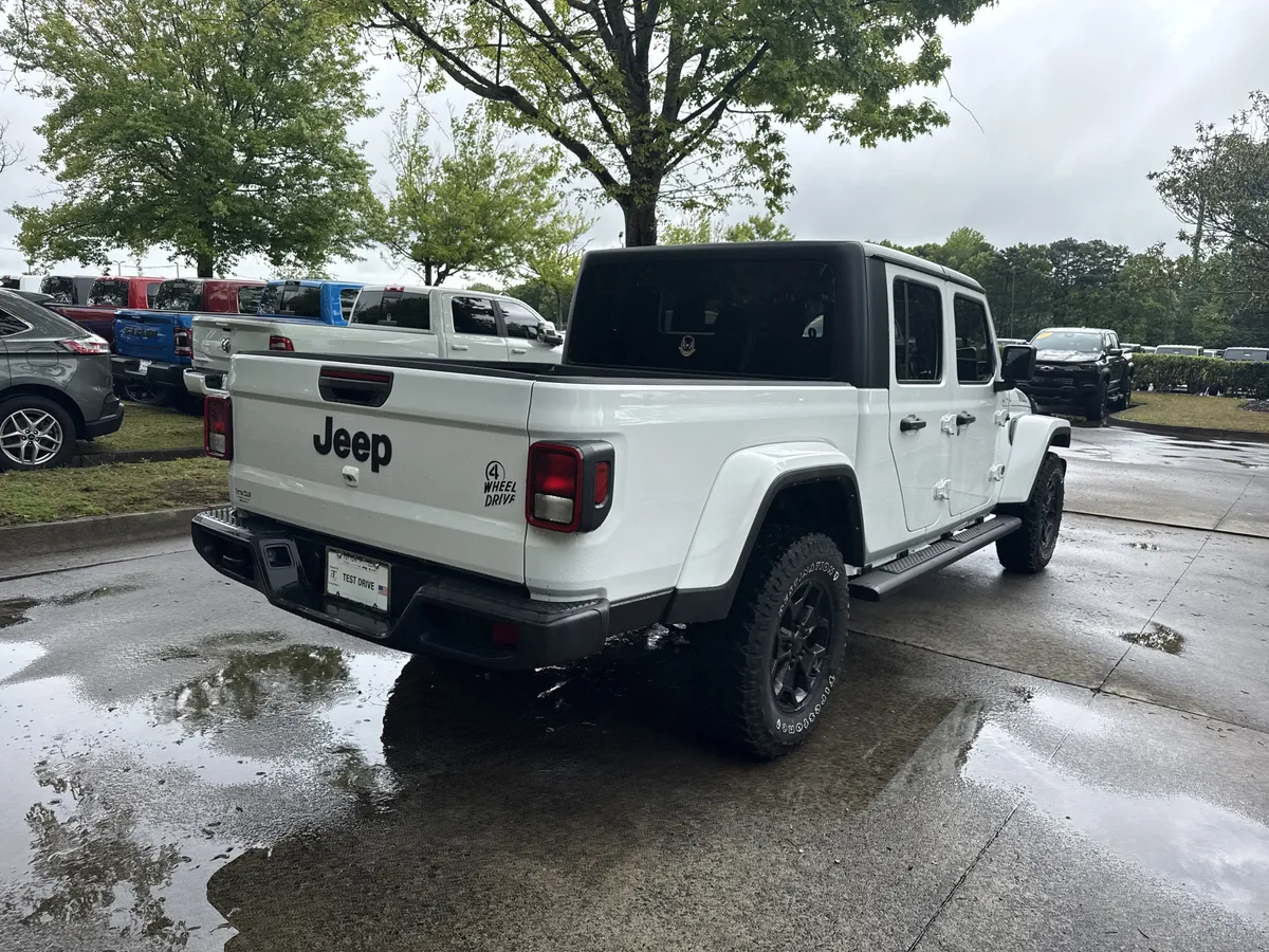 2022 Jeep Gladiator Willys thumbnail 7