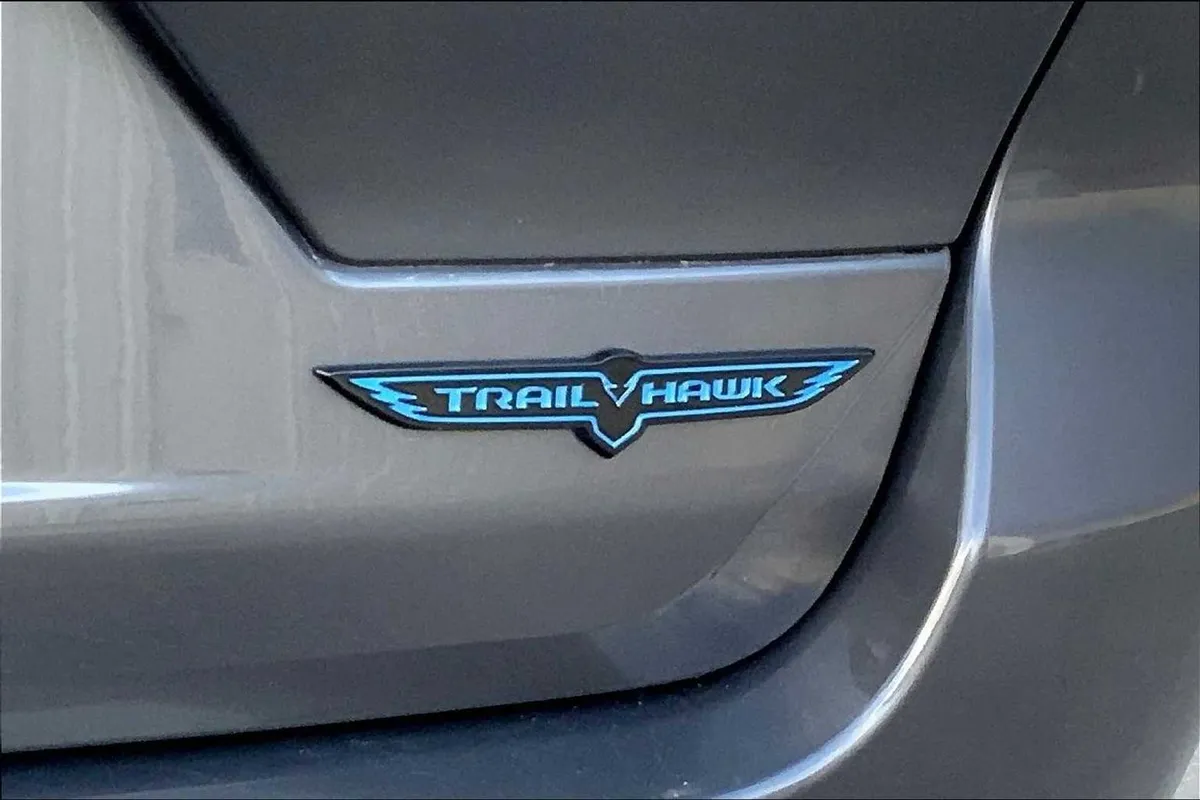 2022 Jeep Grand Cherokee 4xe Trailhawk thumbnail 10