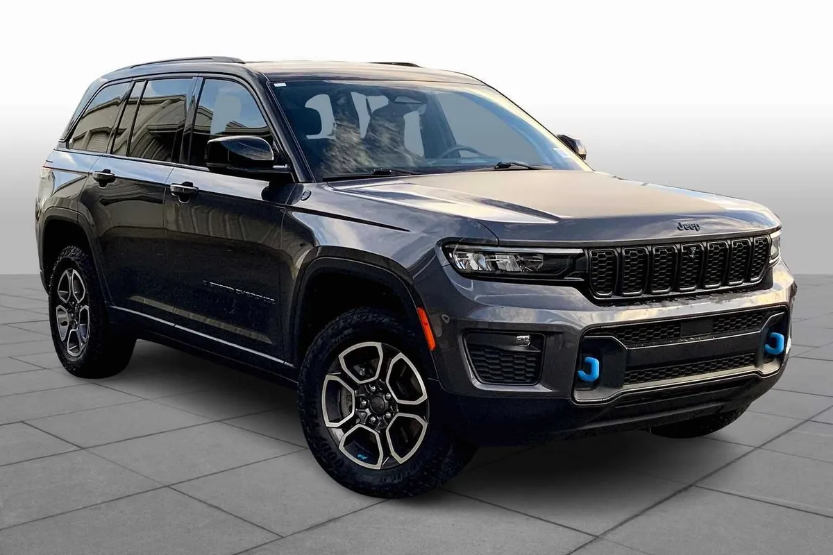 2022 Jeep Grand Cherokee 4xe Trailhawk thumbnail 3