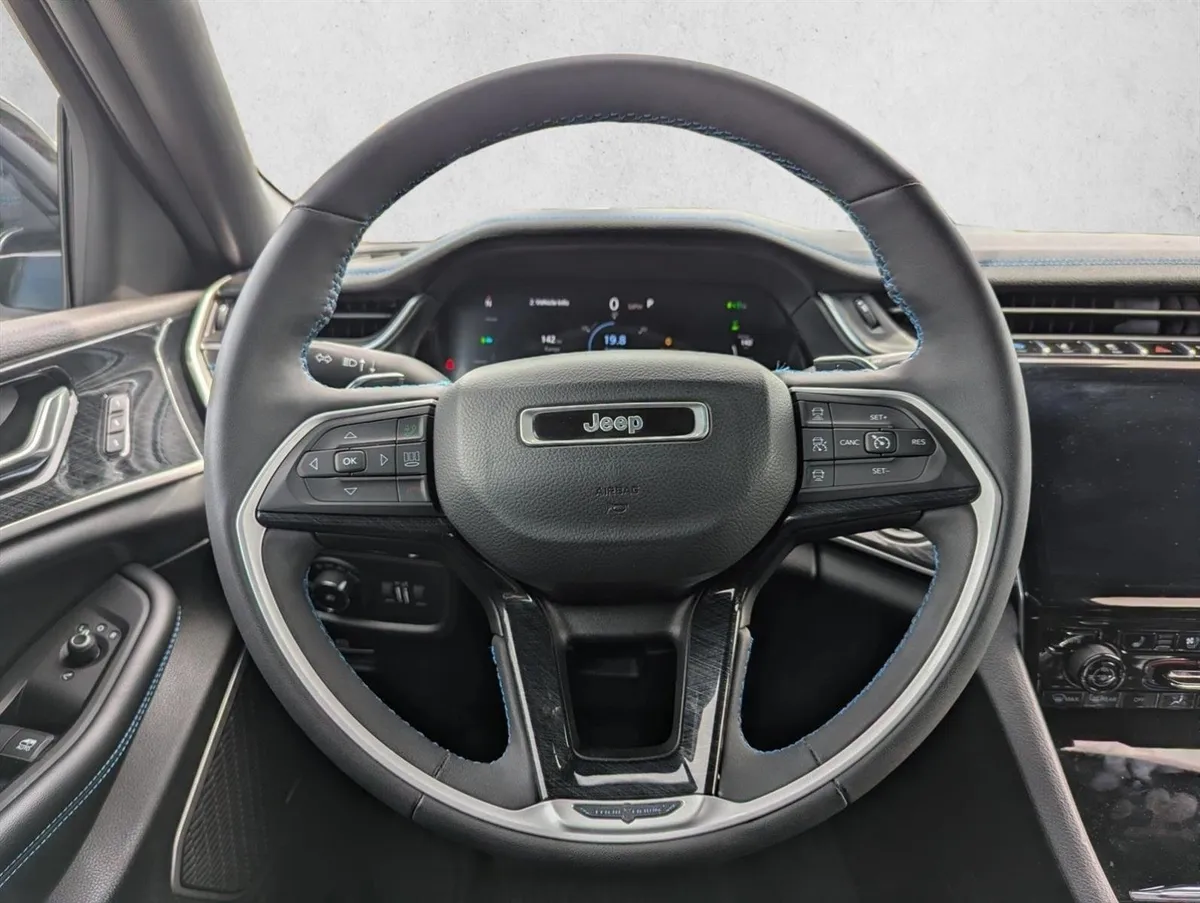 2022 Jeep Grand Cherokee 4xe Trailhawk thumbnail 14