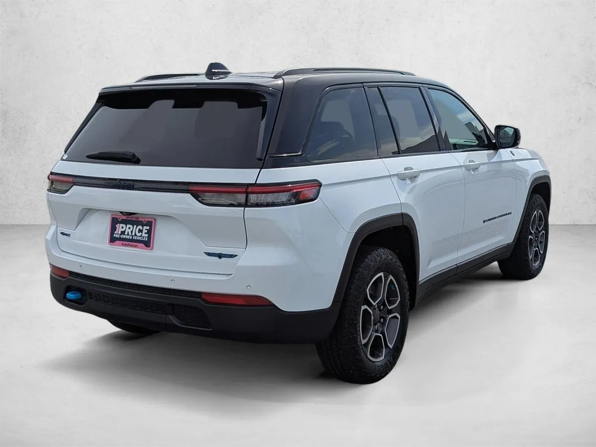 2022 Jeep Grand Cherokee 4xe Trailhawk thumbnail 4
