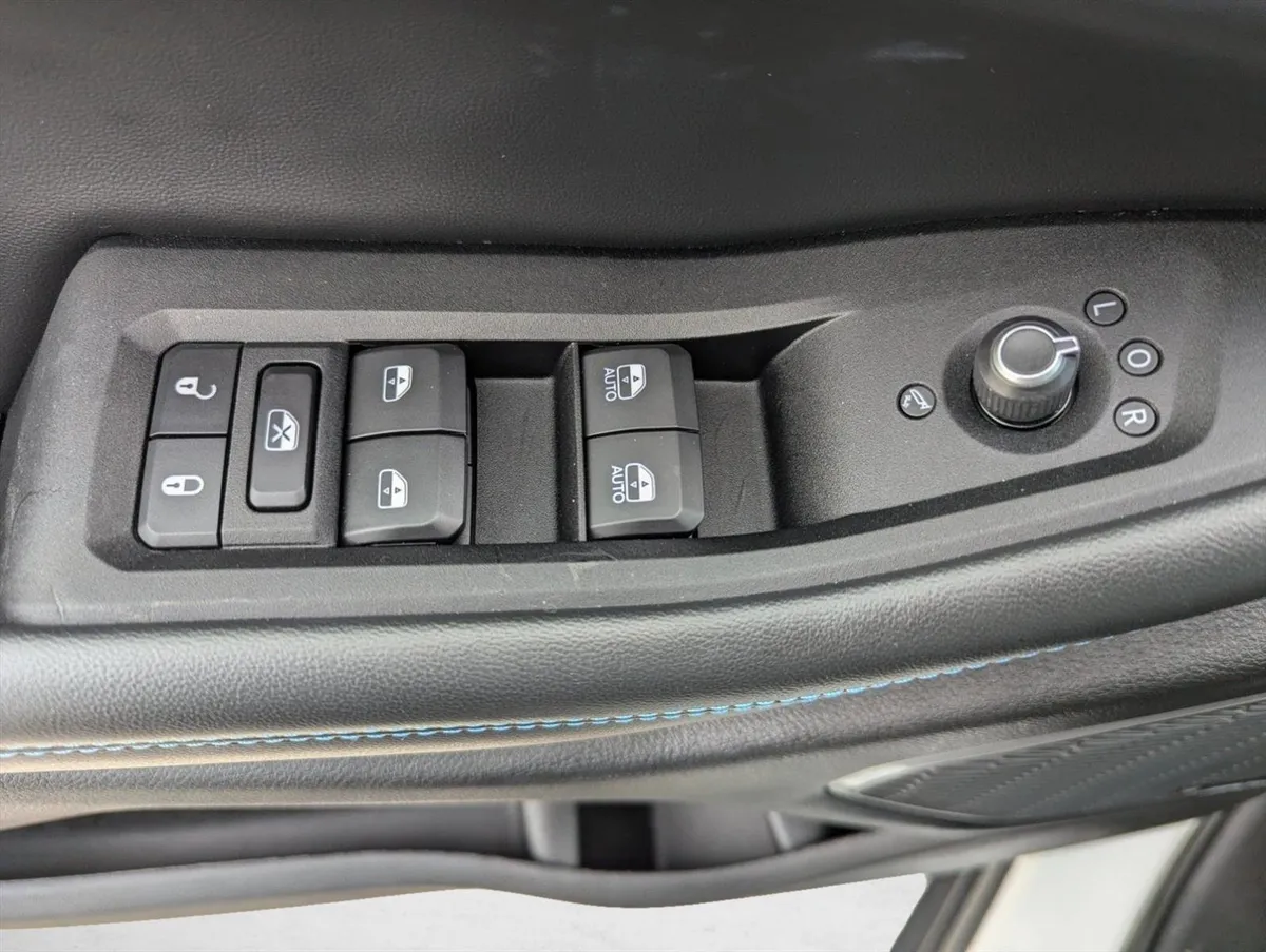 2022 Jeep Grand Cherokee 4xe Trailhawk thumbnail 9