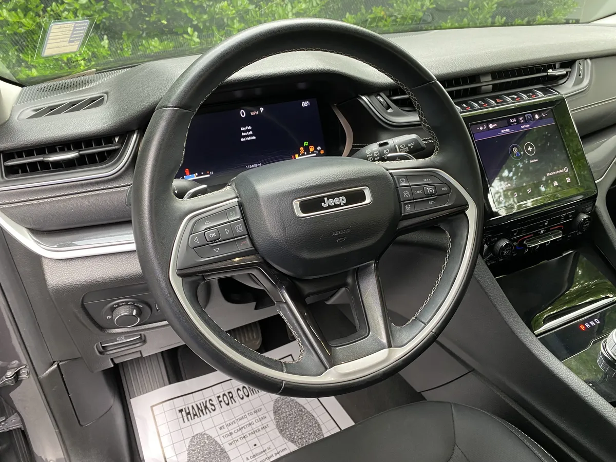 2022 Jeep Grand Cherokee L Laredo thumbnail 16
