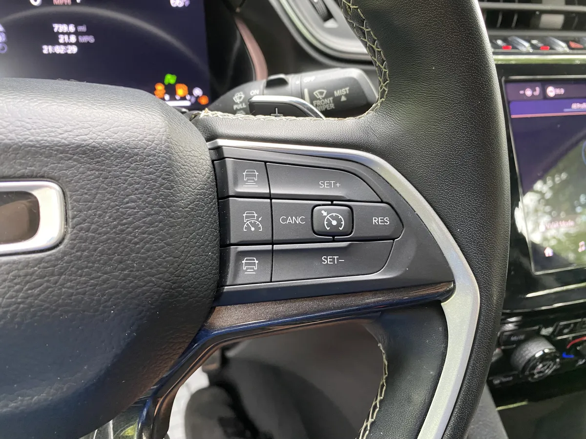 2022 Jeep Grand Cherokee L Laredo thumbnail 20