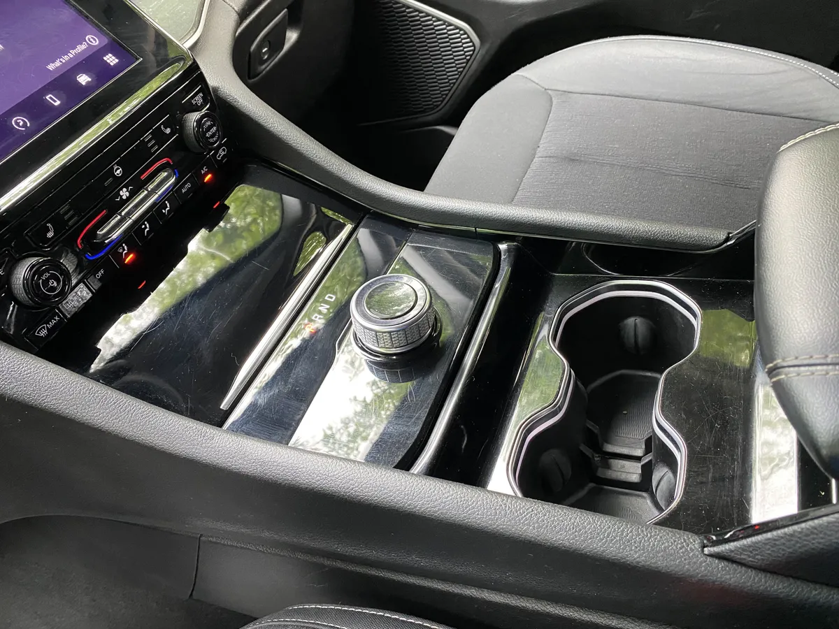 2022 Jeep Grand Cherokee L Laredo thumbnail 30