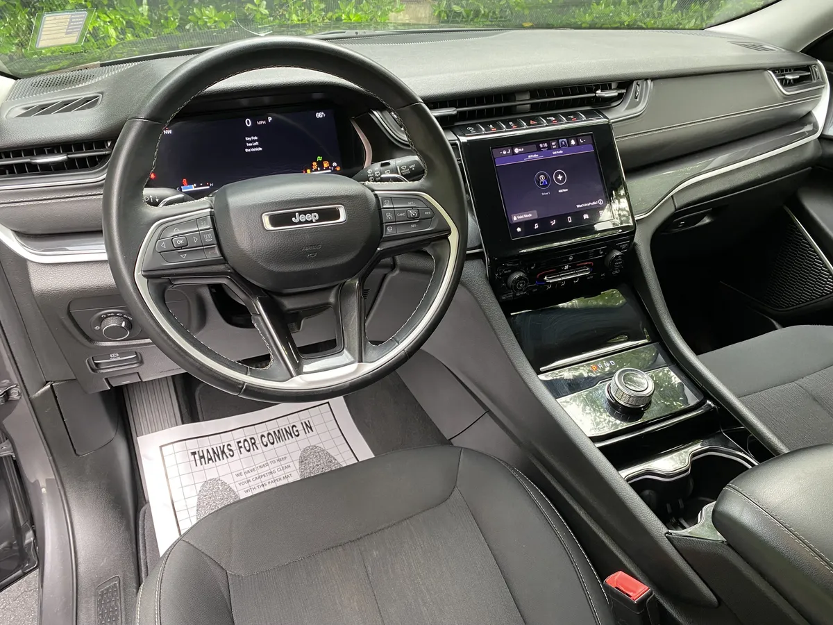 2022 Jeep Grand Cherokee L Laredo thumbnail 33