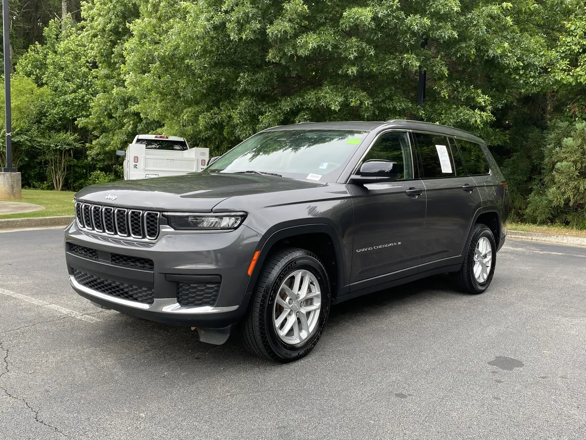 2022 Jeep Grand Cherokee L Laredo thumbnail 4