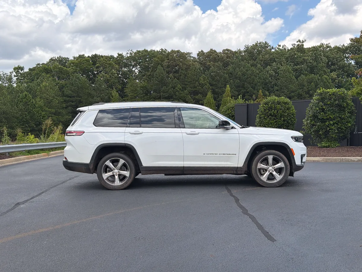 2022 Jeep Grand Cherokee L Limited thumbnail 4