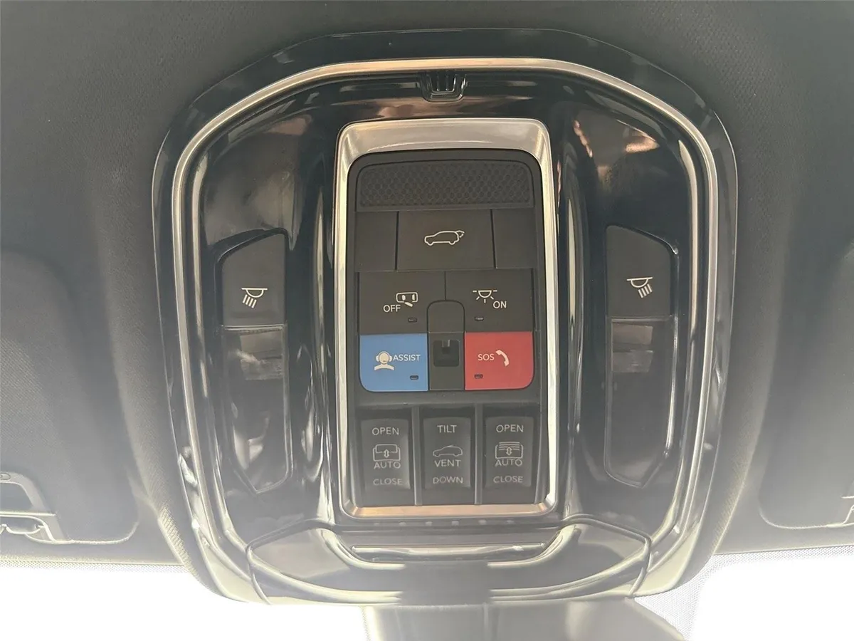2022 Jeep Grand Cherokee L Overland thumbnail 23