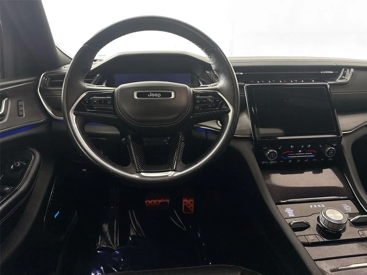 2022 Jeep Grand Cherokee L Overland thumbnail 32
