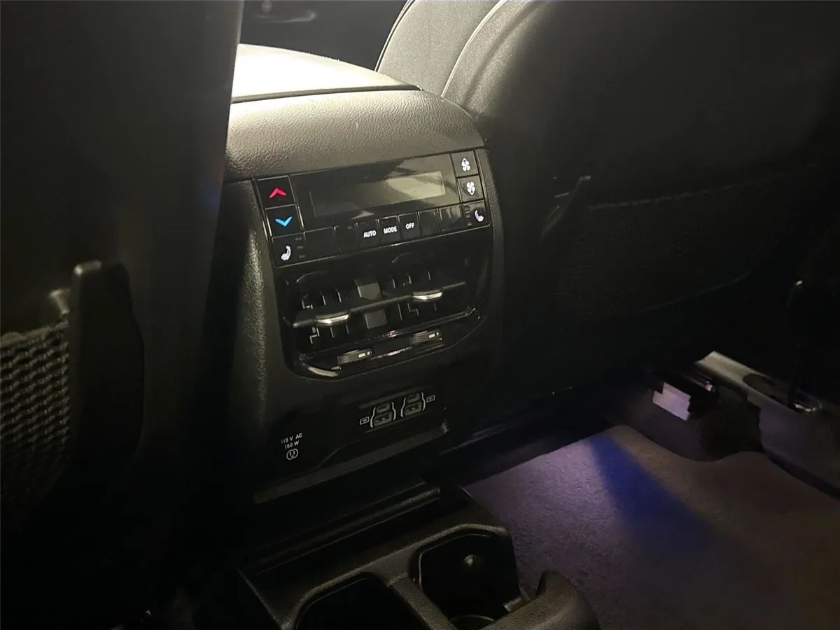 2022 Jeep Grand Cherokee L Overland thumbnail 36