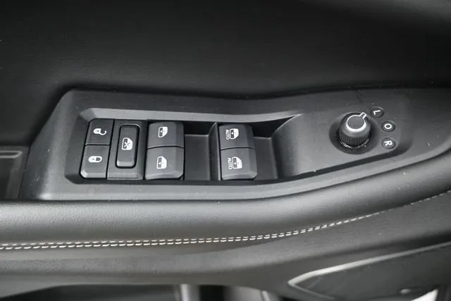 2022 Jeep Grand Cherokee Limited thumbnail 11