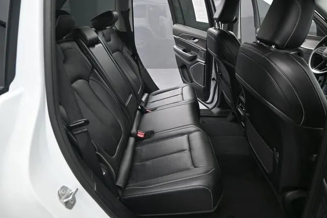 2022 Jeep Grand Cherokee Limited thumbnail 16