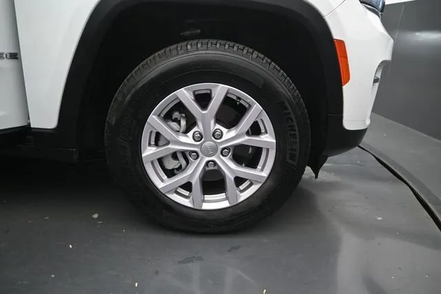 2022 Jeep Grand Cherokee Limited thumbnail 18