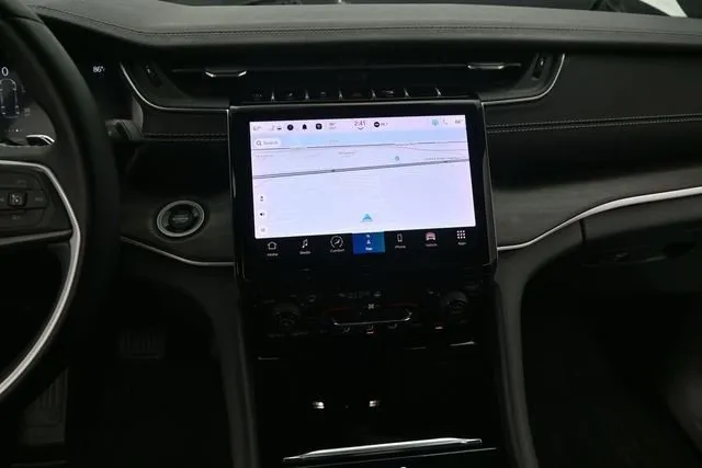 2022 Jeep Grand Cherokee Limited thumbnail 8