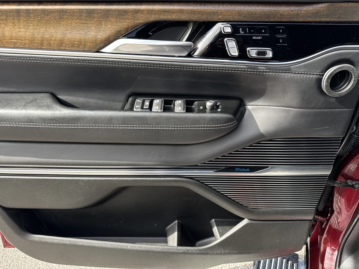 2022 Jeep Grand Wagoneer Series I thumbnail 13