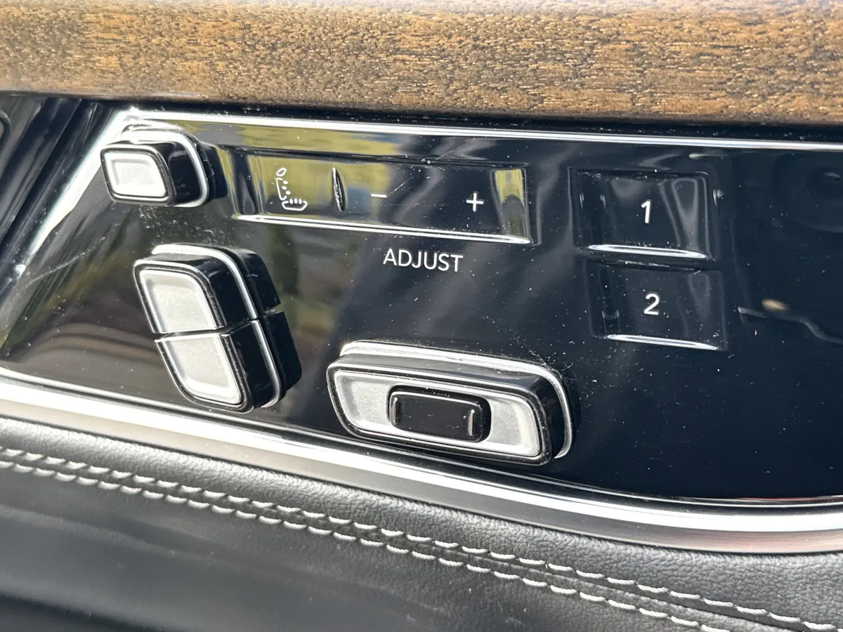 2022 Jeep Grand Wagoneer Series I thumbnail 15