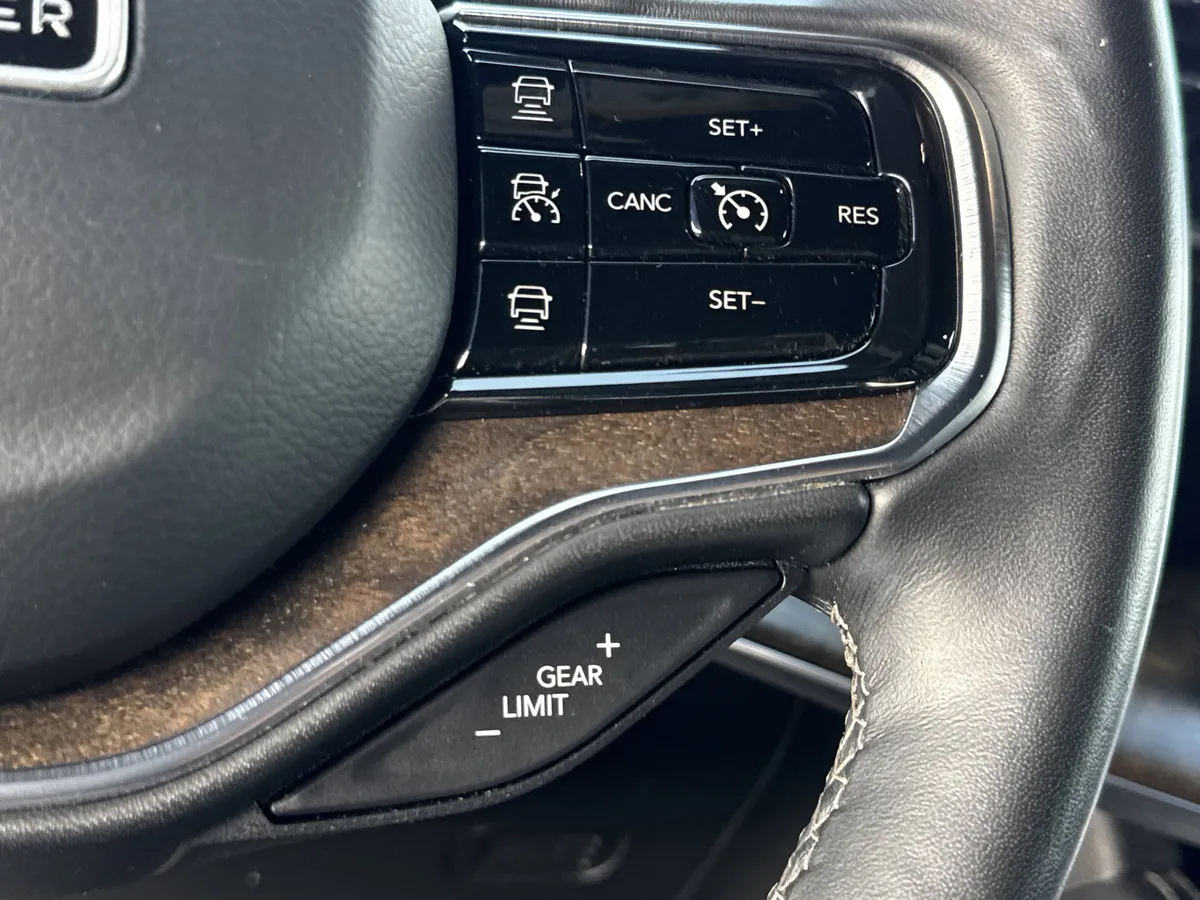 2022 Jeep Grand Wagoneer Series I thumbnail 20