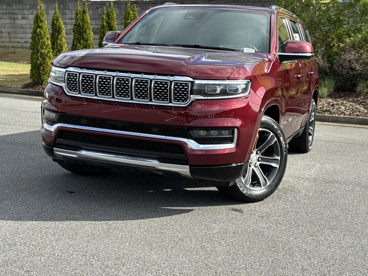 2022 Jeep Grand Wagoneer Series I thumbnail 4