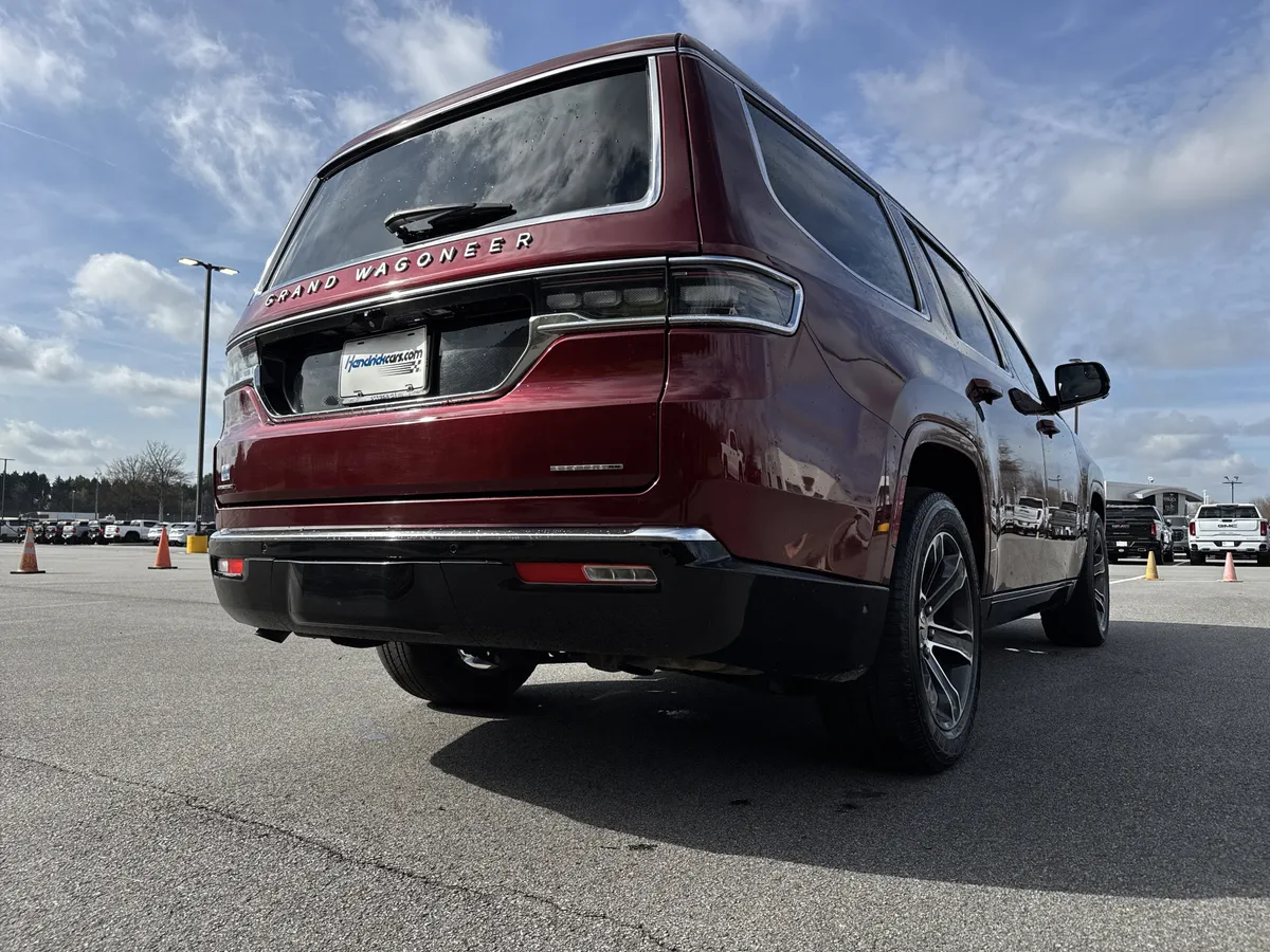 2022 Jeep Grand Wagoneer Series I thumbnail 9