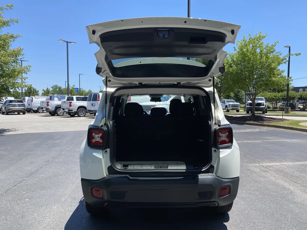 2022 Jeep Renegade Sport thumbnail 10